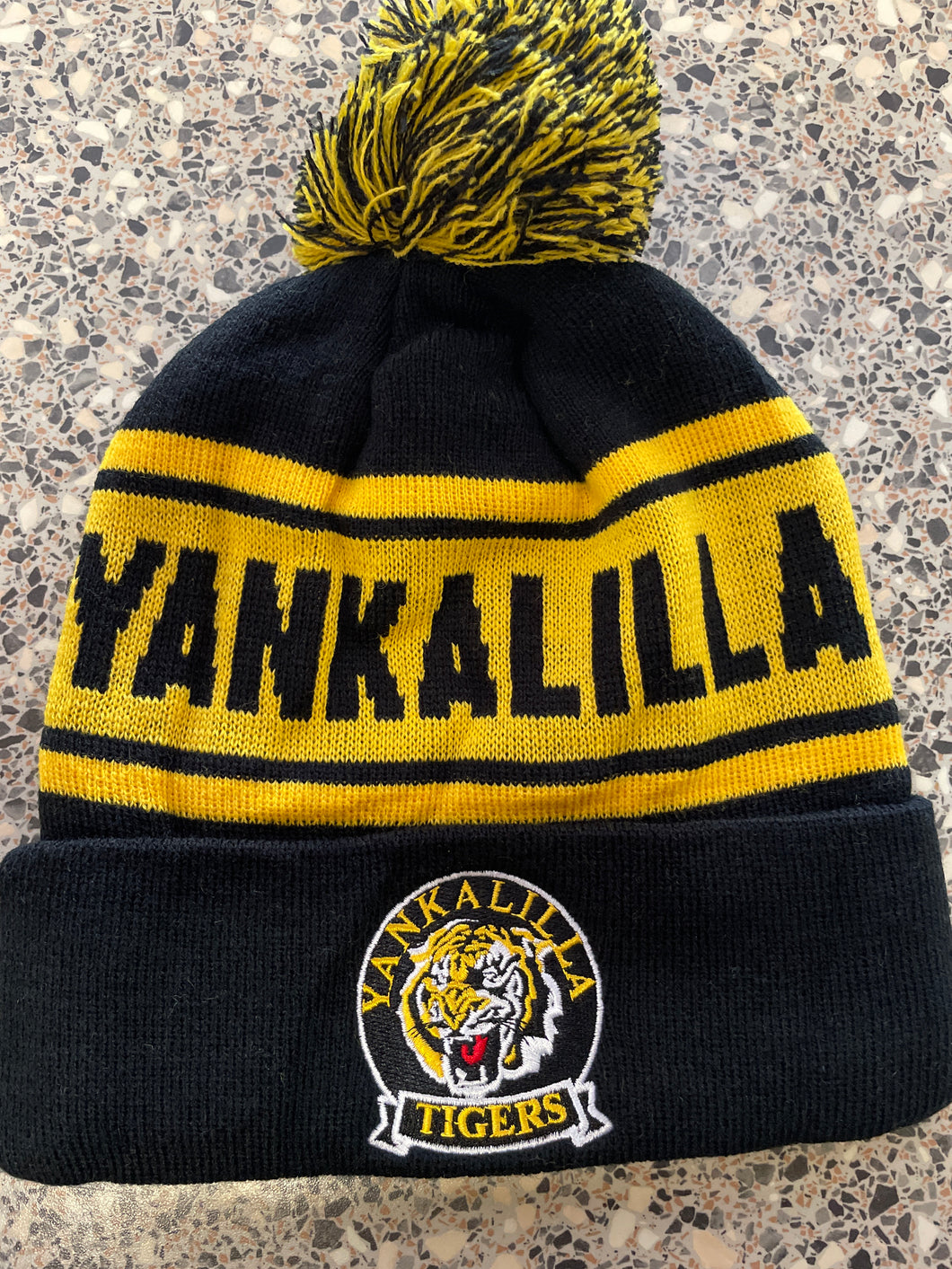 POM POM BEANIE